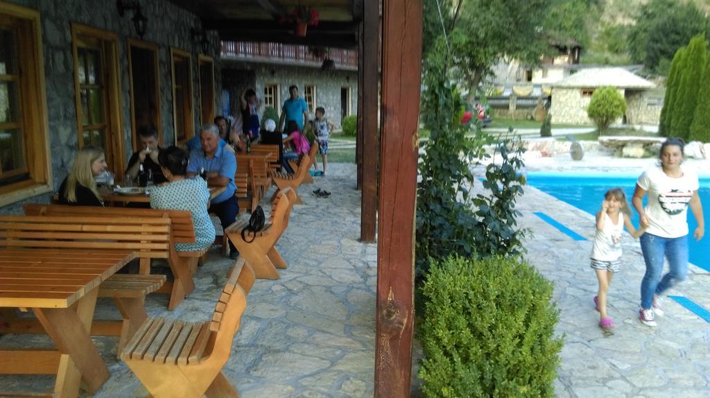 منزل الضيف بيراني  في Etno Selo Vrelo & Camping المظهر الخارجي الصورة